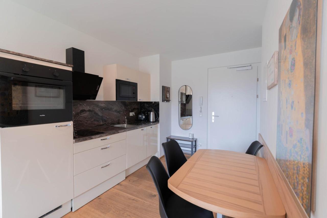Modern Apartment With Private Balcony Near City Center Viena Exterior foto